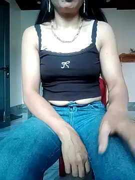 Bella-lynlyn 现场XXX聊天
