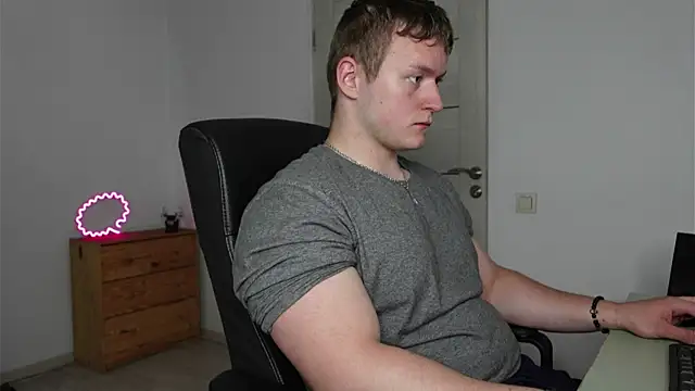 Chatroom XXX en direct de Richard_Dullas