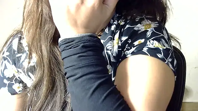Gujjugirl1 Live XXX-chat