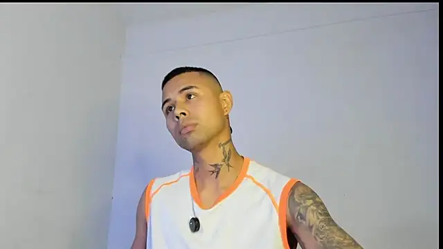 Chatroom XXX en direct de _Logan_Colton_