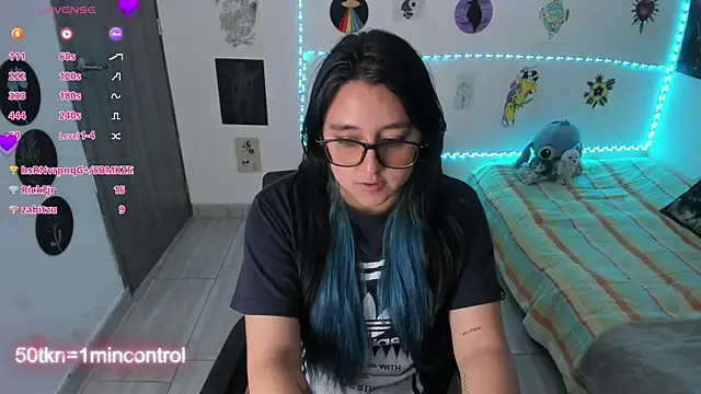 Cherry_blush_: онлайн-секс-чат
