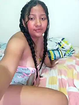 Luna_Dorada Adlı Modelin Canlı XXX Sohbeti