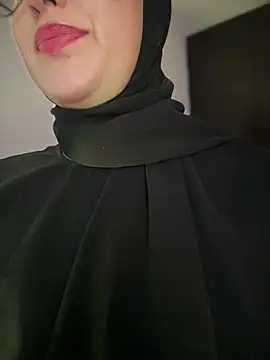 XXX chat uživo modela Badra_Abaid