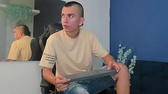 Živý XXX chat Rowan_Cley