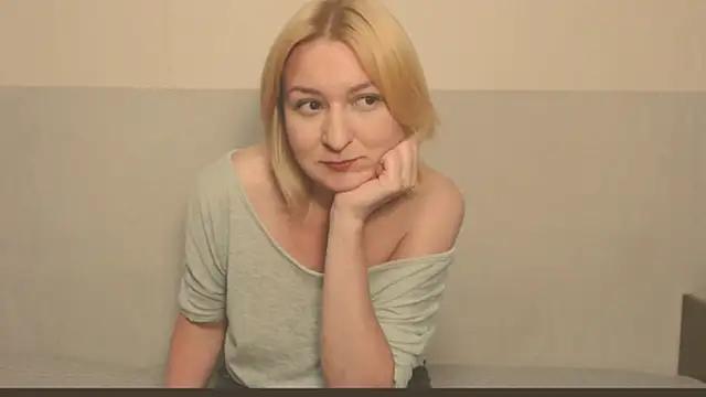 Bonnie_kisses' Live XXX Chat