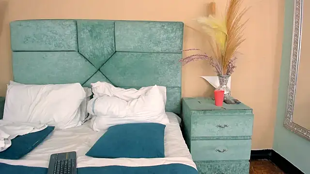 DannTaylor élő XXX-chatje