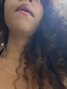 Chat +18 de CurlyOopsieXXX ao vivo