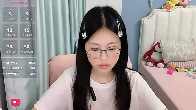 Luna-666 在線直播表演