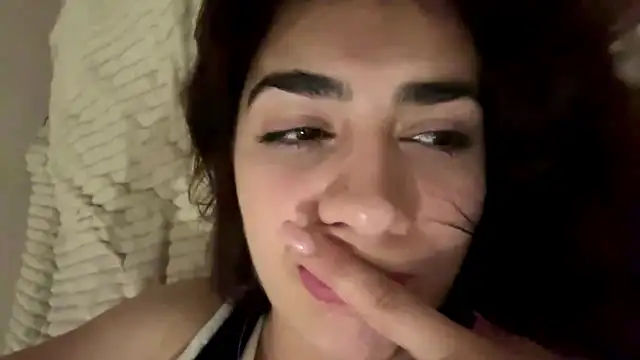 Chat XXX en directo de Ledi_Asthik