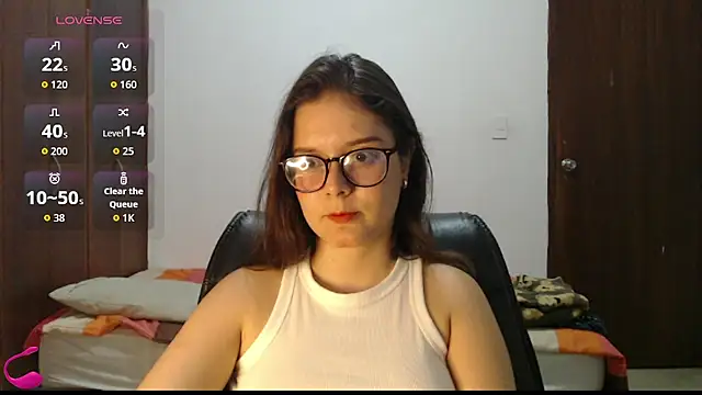 XXX chat uživo modela MadieeLorez