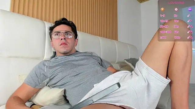 SuxxDiego Live XXX Chat
