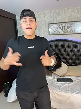 Lander_Cruz 现场XXX聊天