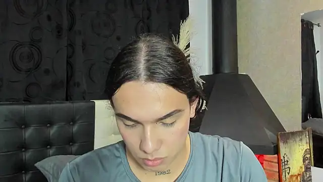 Almaazz's Live XXX Chat