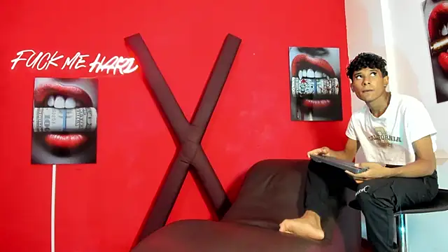 BOUL_GUYS XXX чат на живо