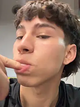 Show modela Kael_Prince na web-kameri