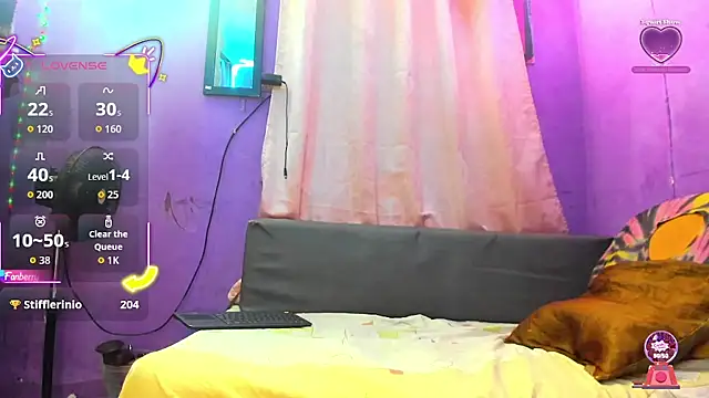 SEXY-BUNNY13's Live XXX Chat