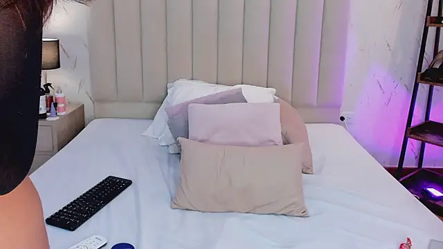 ViolettaRousee_'s Live XXX Chat