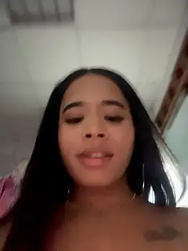 EmmaExoticaXXX XXX чат на живо