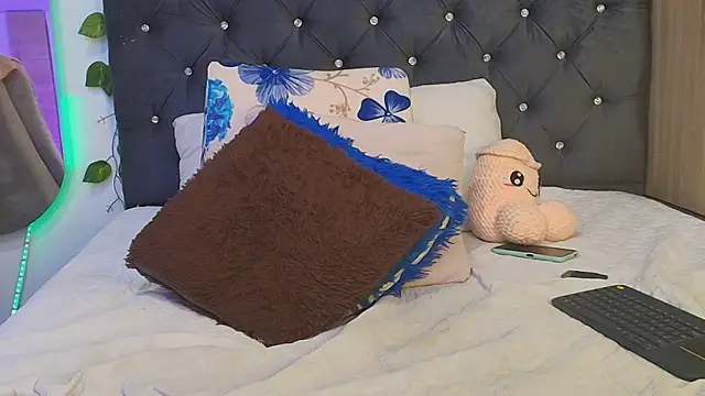 Chat +18 de lauravince ao vivo
