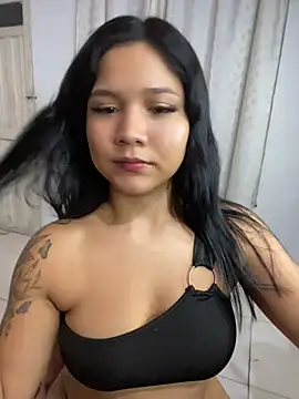 Chat +18 de kiaradolls ao vivo
