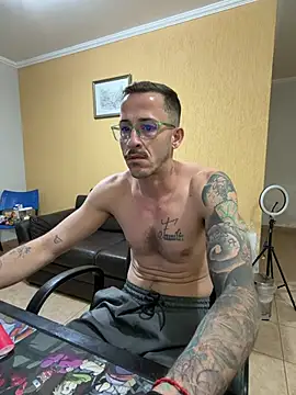 צ'אט XXX בשידור חי של MeladoDiMel