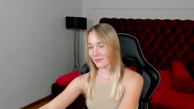 צ'אט XXX בשידור חי של ElaraVoltage