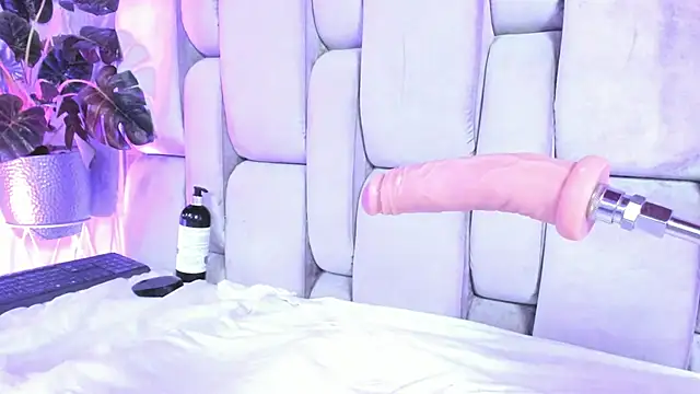 XXX chat uživo modela RoseTaylor__