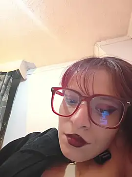XXX chat uživo modela RedMeloddy