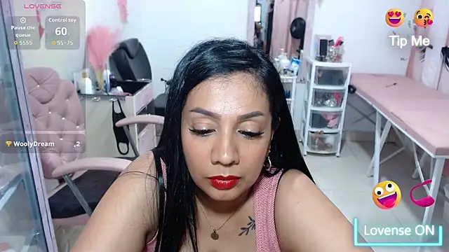 titsbiglovers Adlı Modelin Canlı XXX Sohbeti