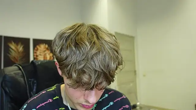 Živý XXX chat Damien_Dallas