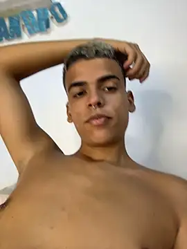 Show modela PrincesLeo na web-kameri