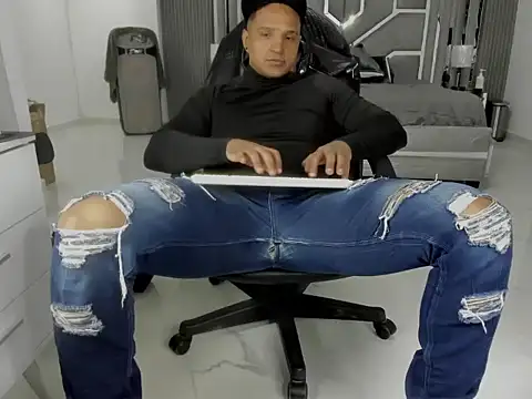 master_leather: απευθείας συνομιλία ΧΧΧ
