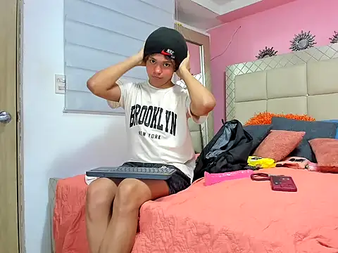 diely_Lawrence_ élő XXX-chatje