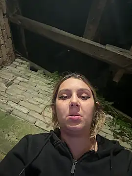 hotamanda01 webcam show