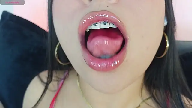 Chat XXX en directo de mia_roux1