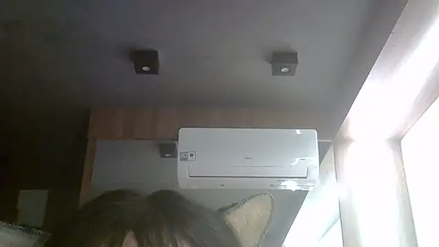 Chat +18 de SkinnyKitten ao vivo