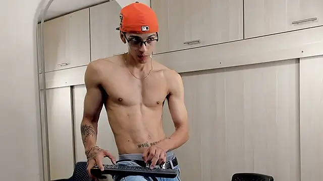 Mheysam_Youngerx's Webcam Show