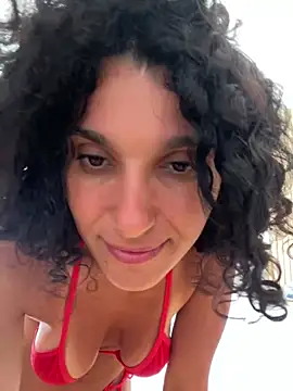 _CurlySue_ Adlı Modelin Canlı XXX Sohbeti