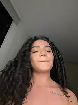 Curlyierr Pertunjukan Webcam