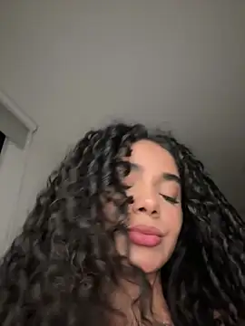 Curlyierr Show in webcam