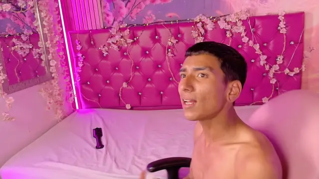 nucitacouple Adlı Modelin Canlı XXX Sohbeti