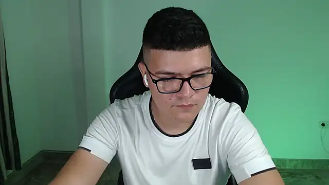 Chat XXX Live Plug_Control