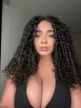Chatroom XXX en direct de Curlyierr