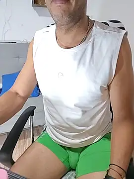 latinmartin73 Adlı Modelin Canlı XXX Sohbeti
