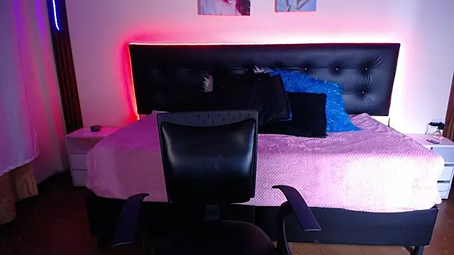 SeleneMore Adlı Modelin Canlı XXX Sohbeti