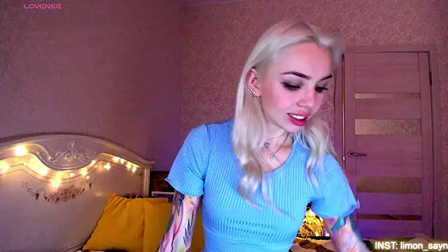 Chat XXX en directo de LillyMoure_