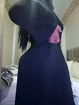 Chat +18 de Queenhoiyam ao vivo