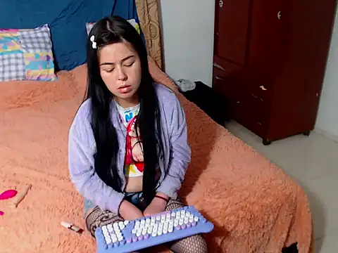 ArianaSmith69 Adlı Modelin Canlı XXX Sohbeti