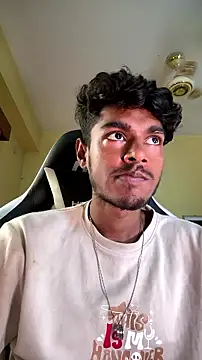 XXX chat uživo modela GunSlay