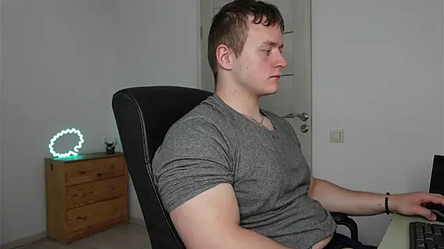 Richard_Dullas Chat XXX in diretta